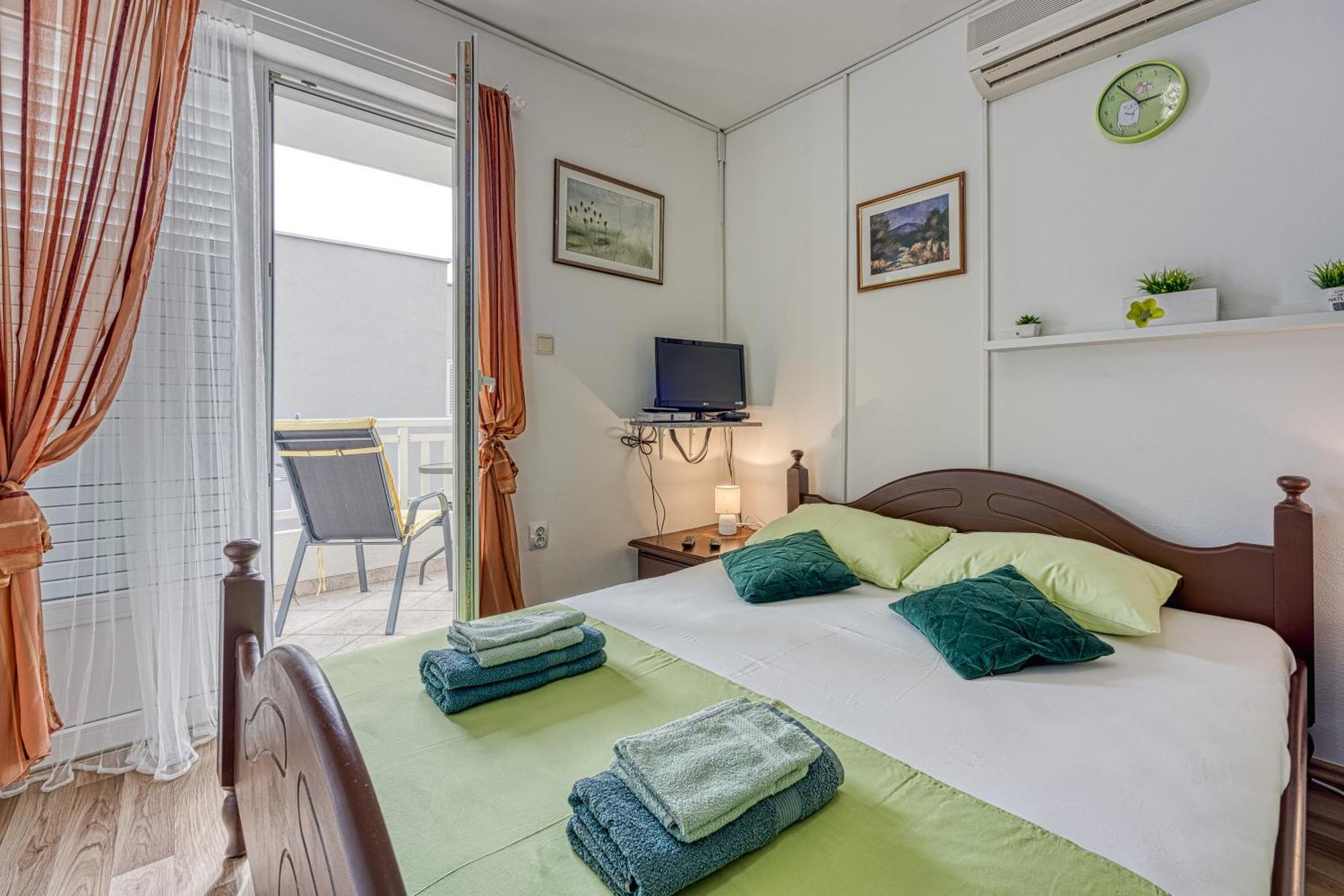 Studio Apartmani Ivanda Макарска Екстериор снимка