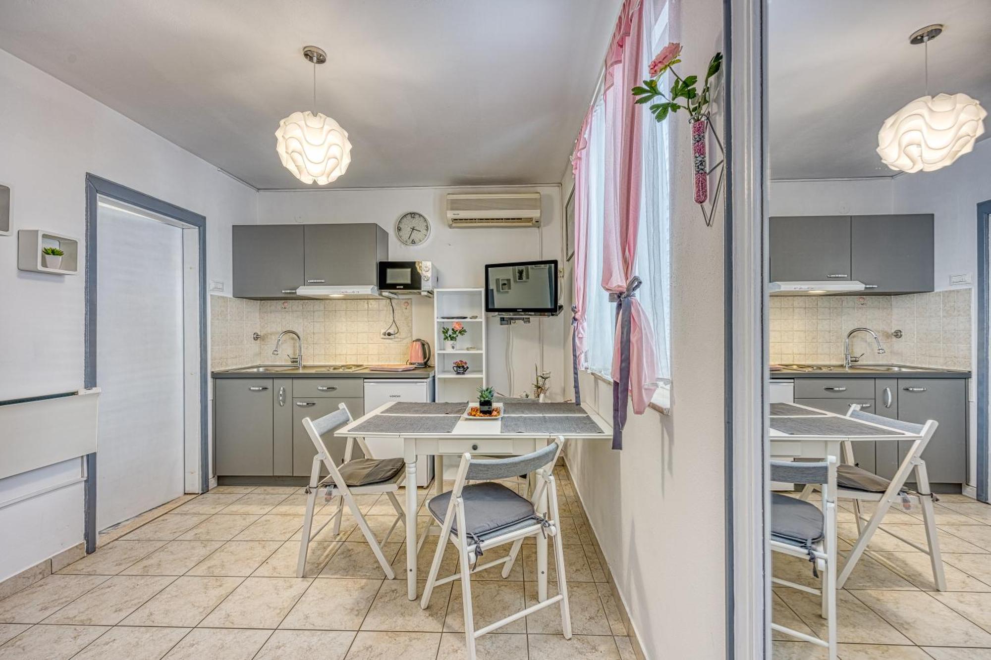 Studio Apartmani Ivanda Макарска Екстериор снимка