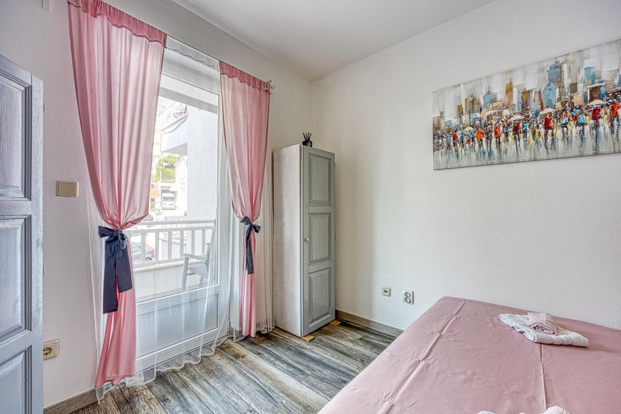 Studio Apartmani Ivanda Макарска Екстериор снимка