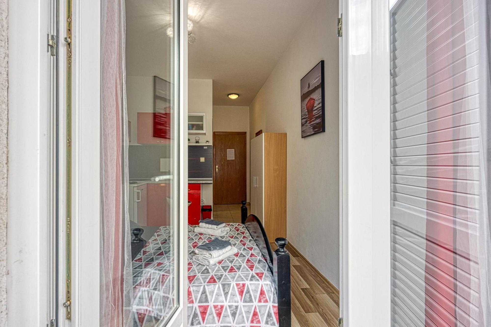 Studio Apartmani Ivanda Макарска Екстериор снимка