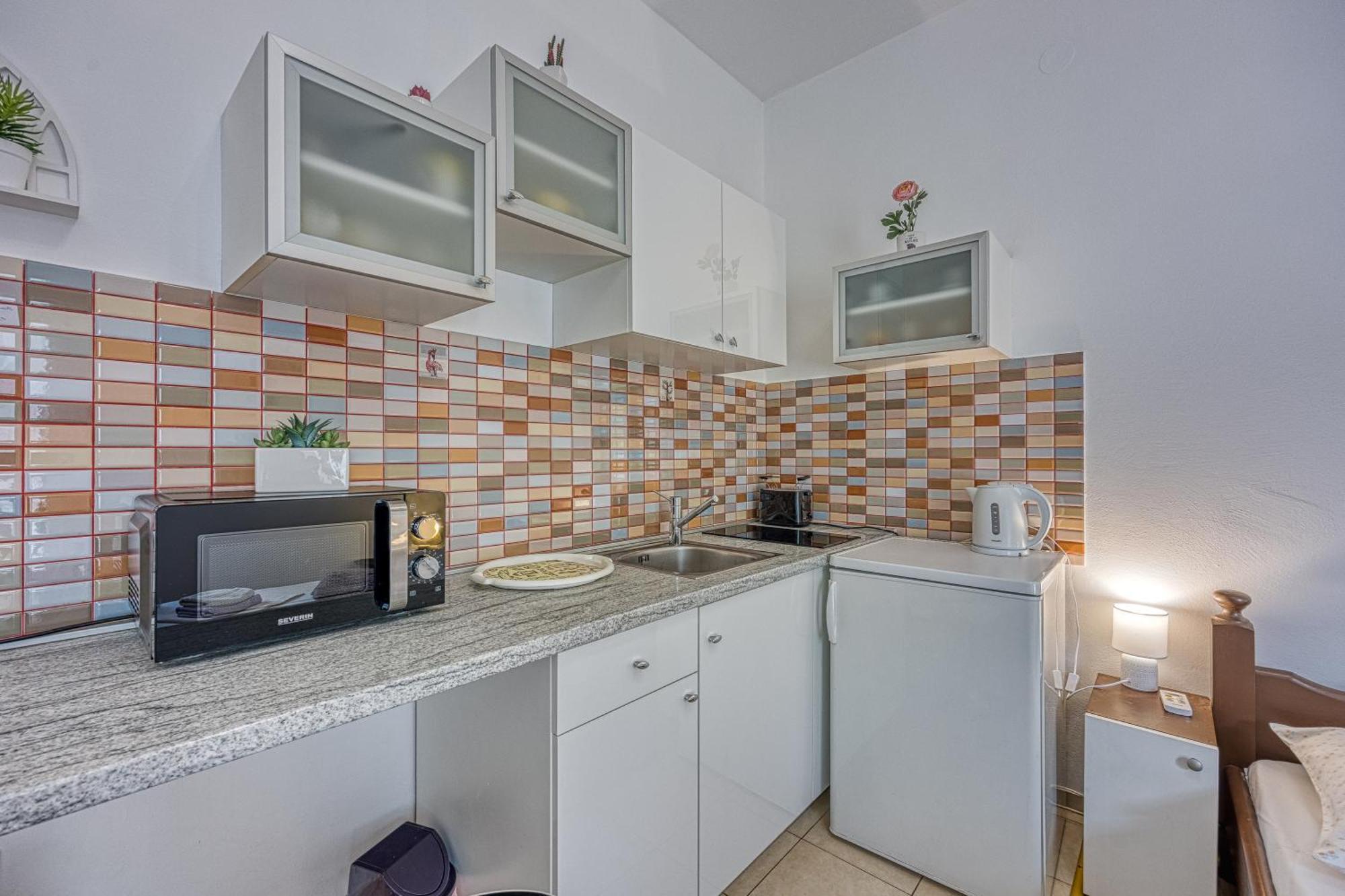 Studio Apartmani Ivanda Макарска Екстериор снимка