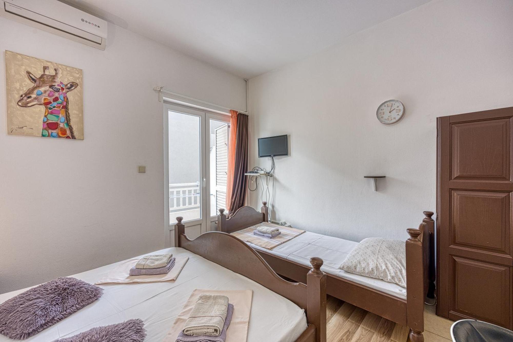 Studio Apartmani Ivanda Макарска Екстериор снимка