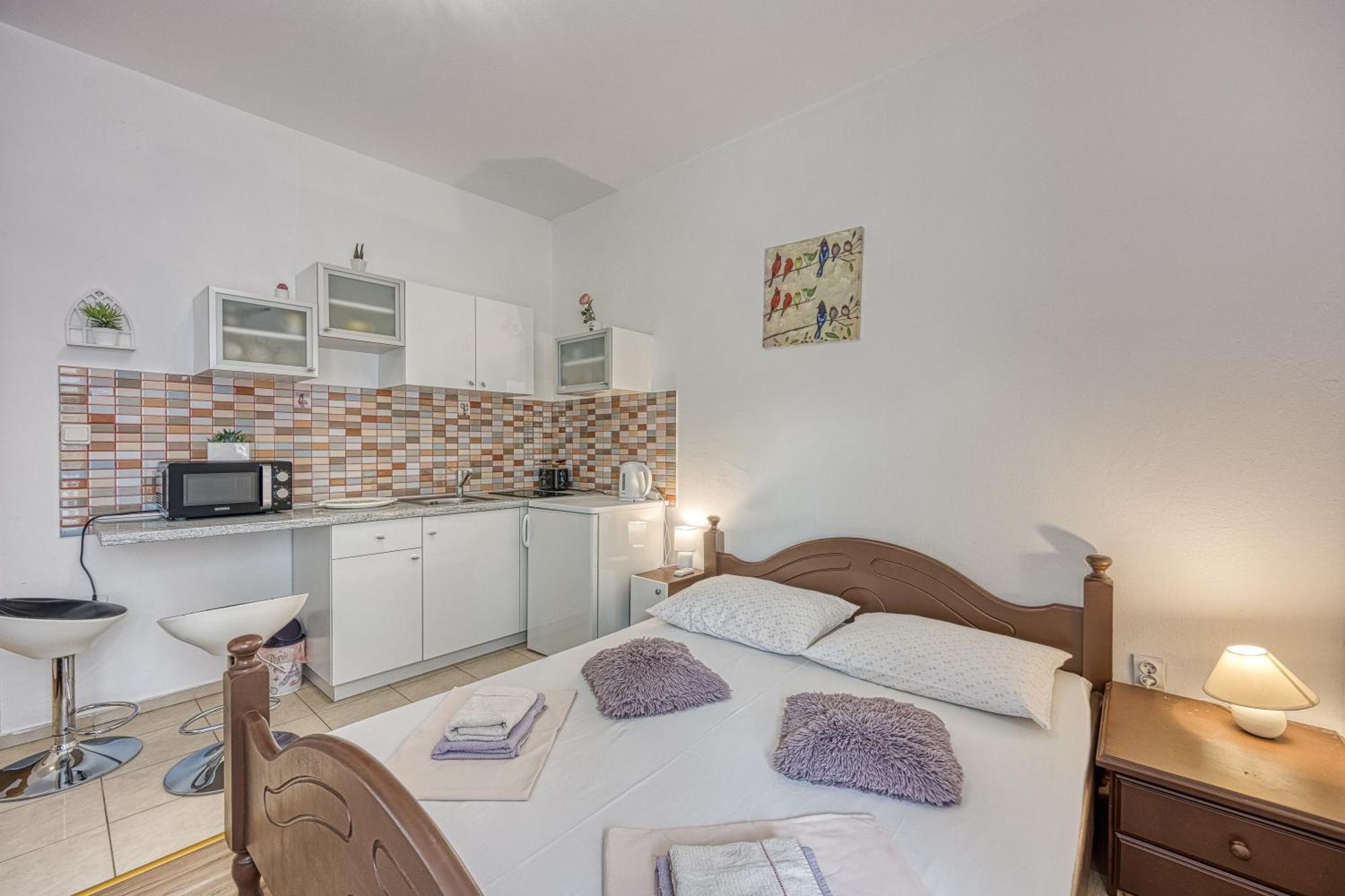 Studio Apartmani Ivanda Макарска Екстериор снимка