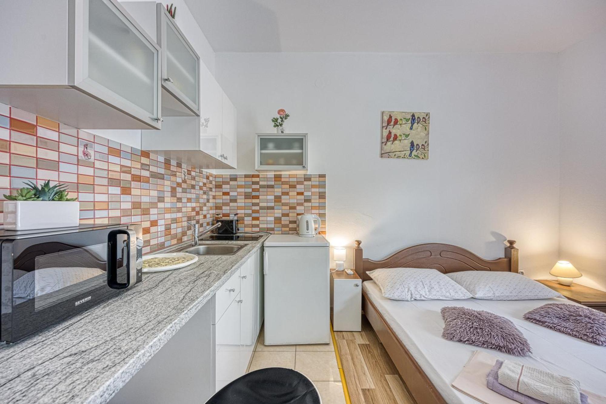 Studio Apartmani Ivanda Макарска Екстериор снимка